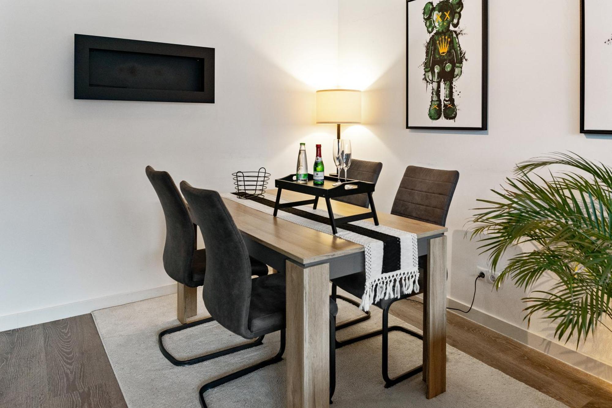 Modern Style Business Suite - Office - Kitchen - Balcony Herzogenaurach Bagian luar foto