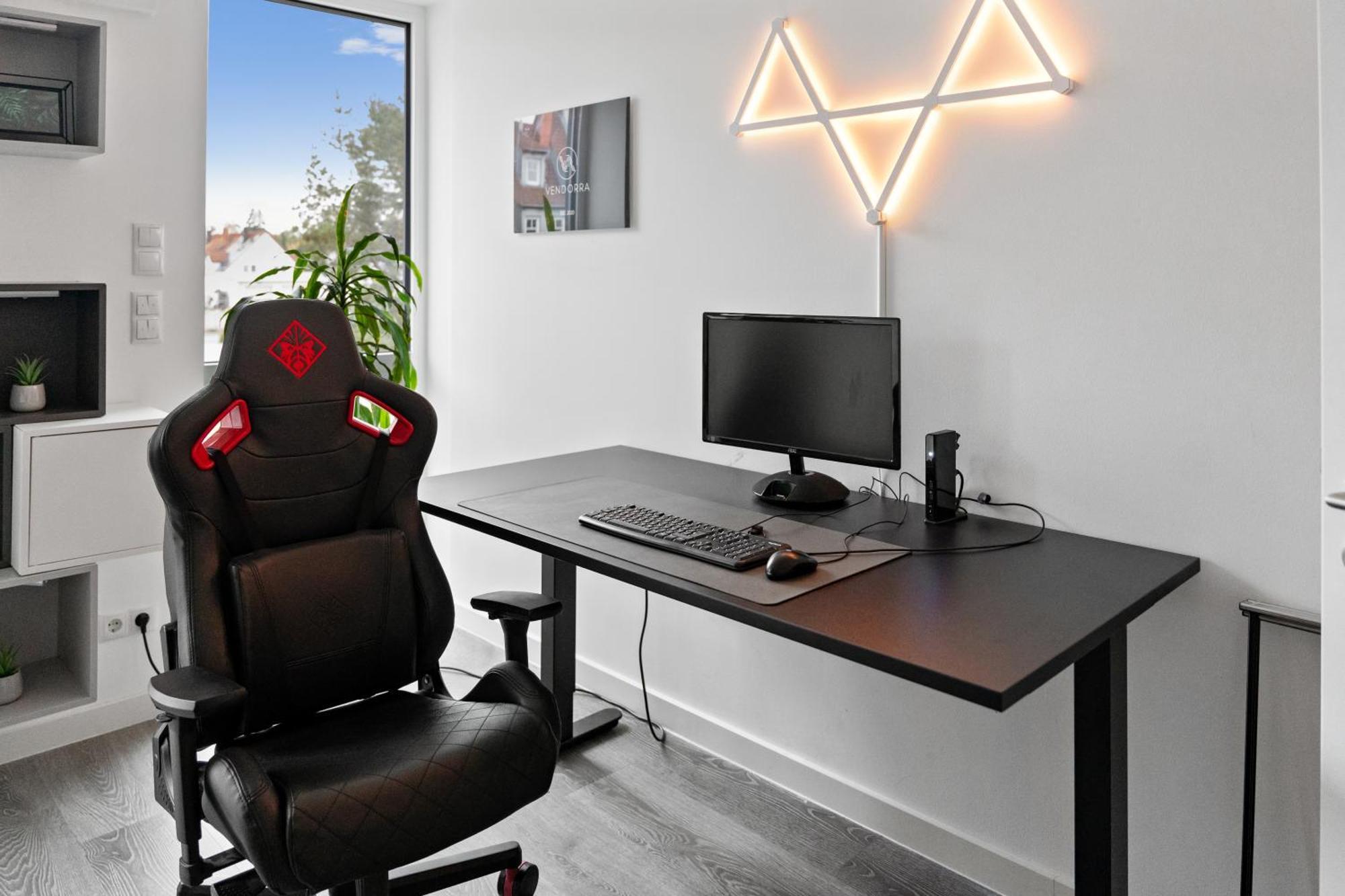 Modern Style Business Suite - Office - Kitchen - Balcony Herzogenaurach Bagian luar foto